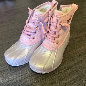 Nautica Girl’s Pink Duck Boots. Size 8.